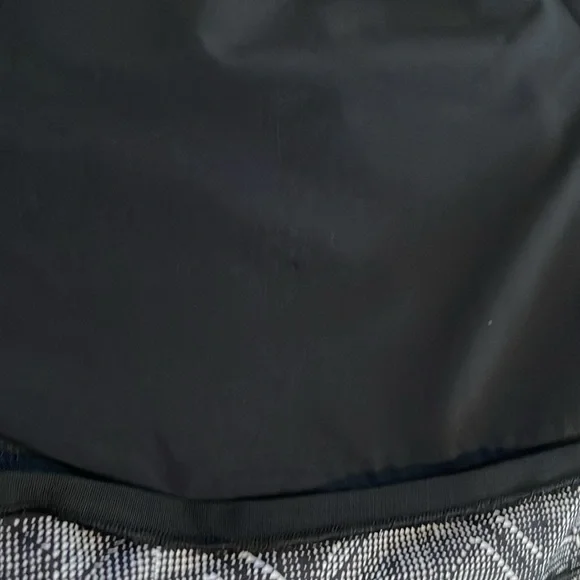 Lululemon Two With One Mid-Rise Short - Reversible - Picture 8 of 8